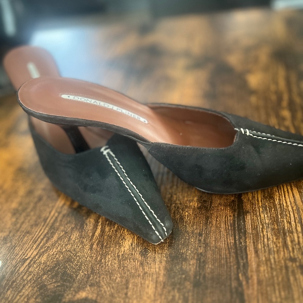 Donald J. Pliner Black Pointed Slip-On Mule with White Stitching Size 6 - Picture 4 of 6